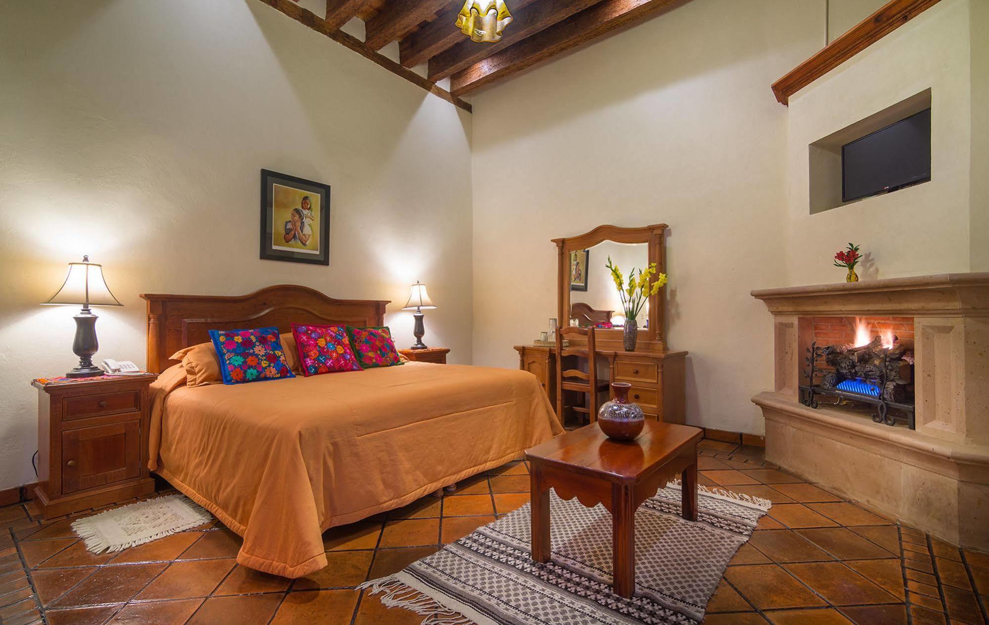 Hotel Casa Del Naranjo ปาทซ์คูเอโร ภายนอก รูปภาพ